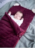 Śpiworek niemowlęcy Dream Catcher Stars Maroon 6in1 z otworami na pasy 80x45 cm